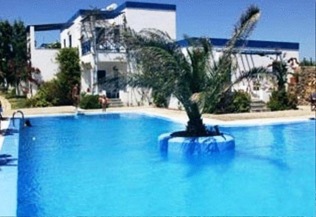 Amfitrion Hotel Vári 외부 사진