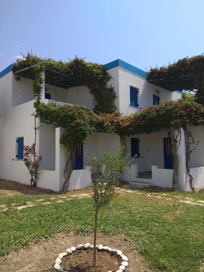 Amfitrion Hotel Vári 외부 사진